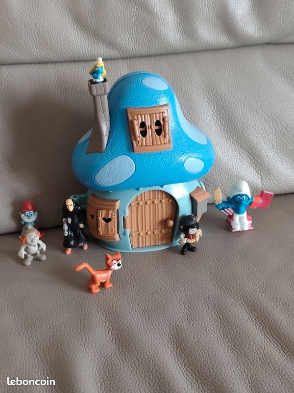 Maison bleue de 2016 +7 figurines kinder et autres Schtroumpf a lunettes gargamel azrael hackus Schtroumpfette vexy the Lost village smurf smurfen (image 1)