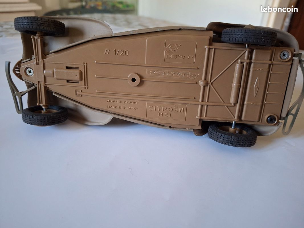 Eligor 1/20 – Citroën Traction 11 Grise – Miniature Occasion (Sans Boîte)