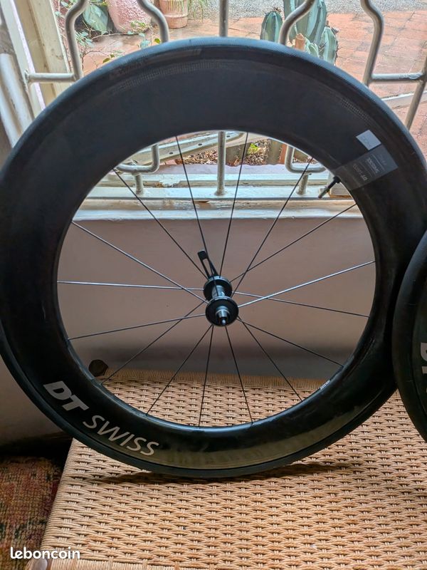 Roue aero DT SWISS ARC 1400 DICUT (image 2)