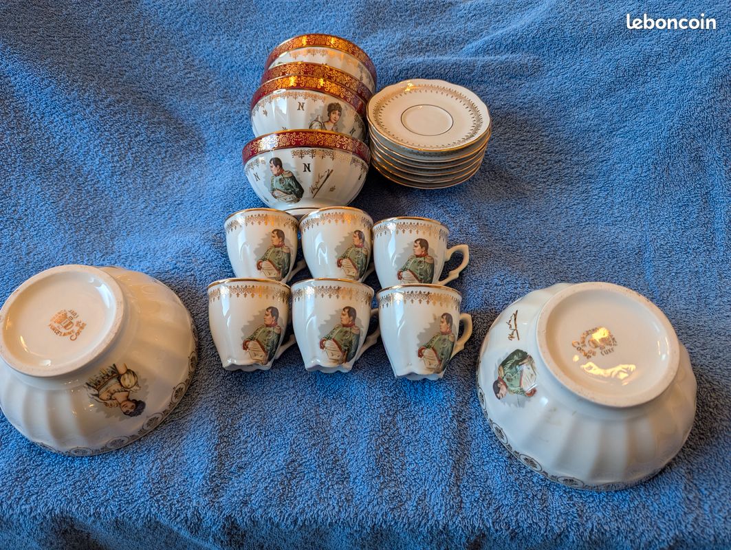 Service à café en porcelaine Napoléon (image 1)