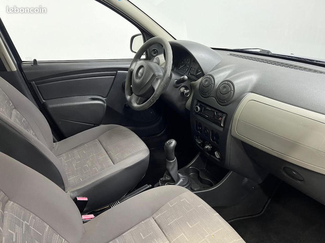 DACIA SANDERO 1.4 MPI SORT de révision complète Nous en avons recu 4 de dacia (image 3)