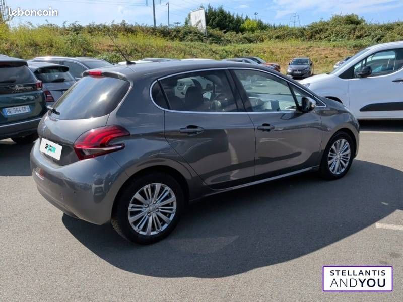 Peugeot 208 PureTech 110ch S&S EAT6 Allure (image 3)