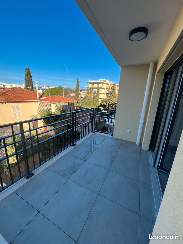 Appartement 2 pièces 41 m² · à Saint-Laurent-du-Var · 41 m² · 911 €/mois