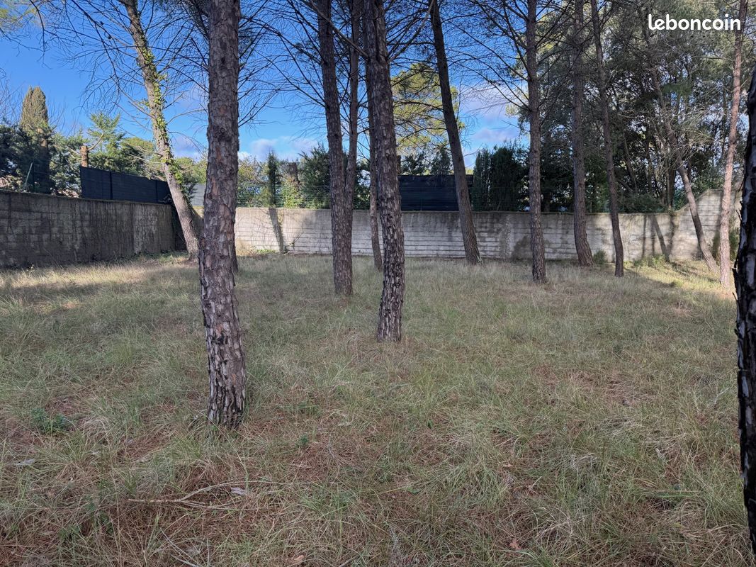 Terrain 700 m² · à Guzargues · 700 m² · 229 000 €