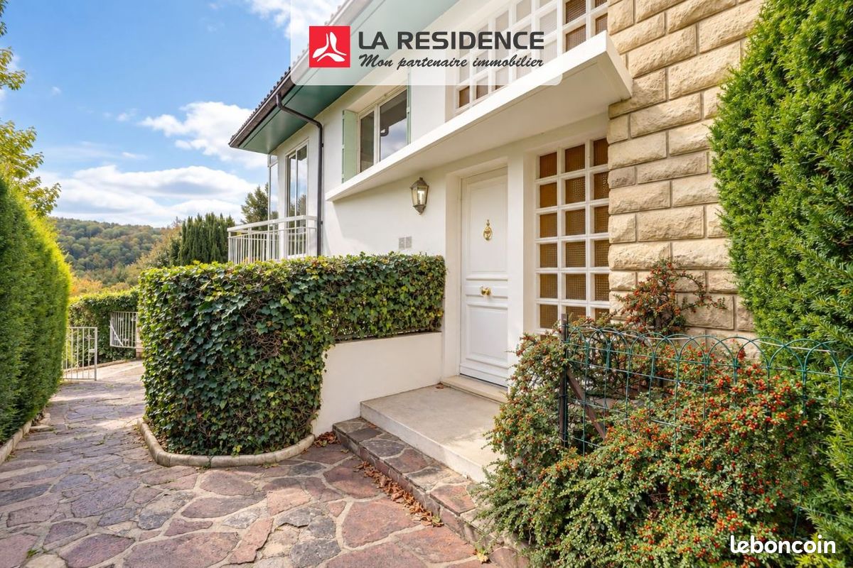 Maison 7 pièces 173 m² · à Nézel · 173 m² · 529 000 €