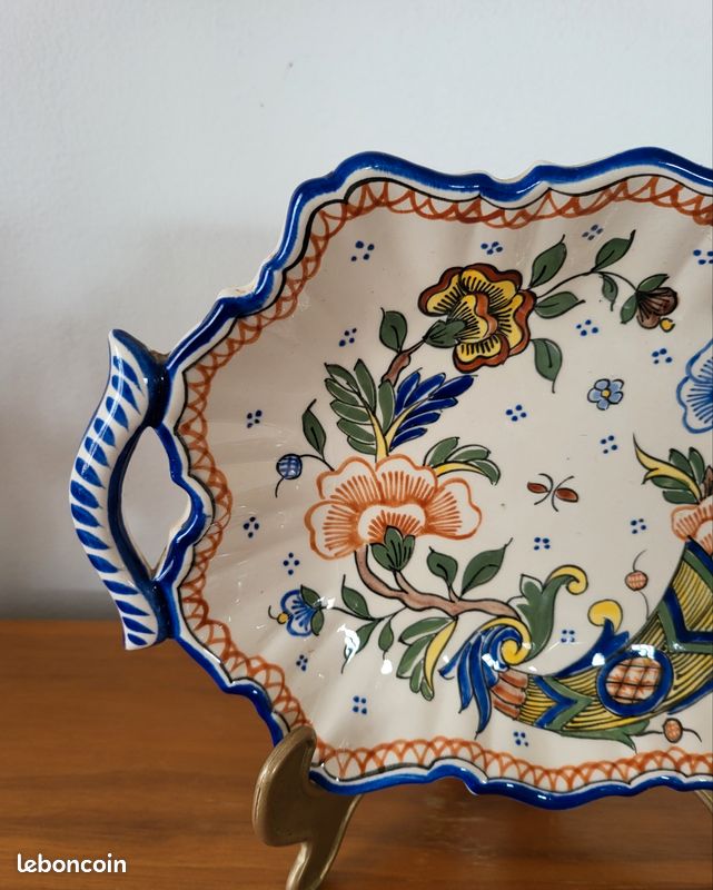 Assiette ancienne décor de Rouen en faïence fait main signé geo martel