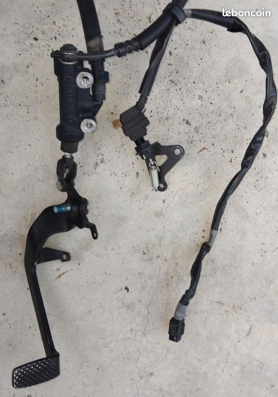 Frein arriere complet yamaha mt09sp 2023 (image 2)