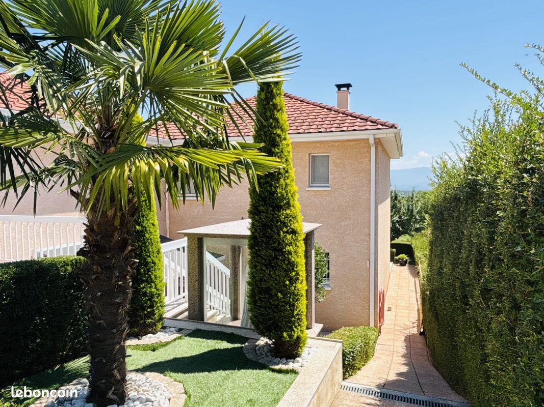 Maison 5 pièces 125 m² · à Péron · 125 m² · 597 000 €