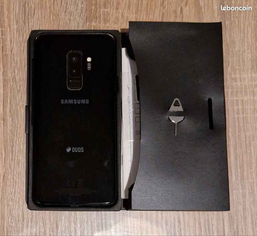 Samsung Galaxy S9+ avec accessoires (image 2)