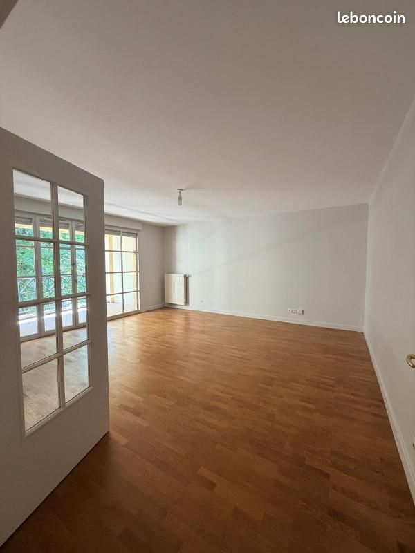 Appartement 4 pièces 105 m² · à Écully · 105 m² · 1 600 €