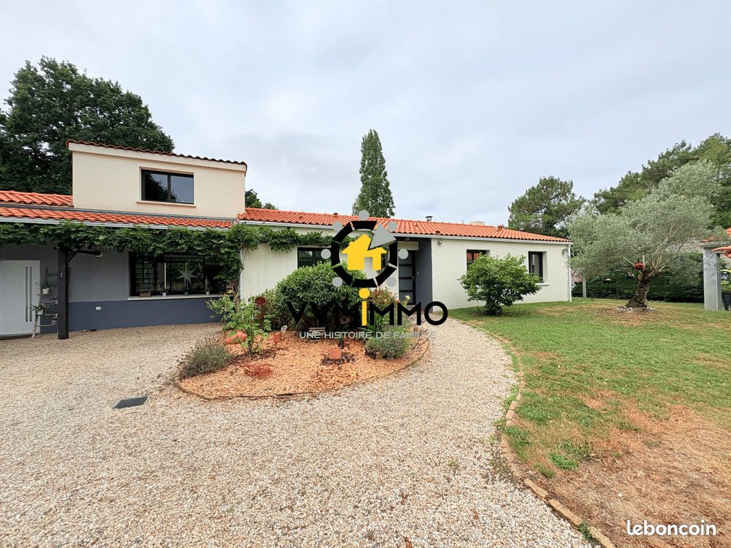Maison 7 pièces 157 m² · à La Chevrolière · 157 m² · 489 000 €
