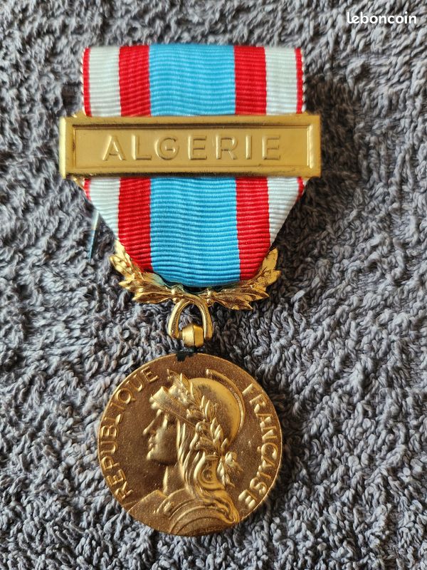 Médaille Ancienne En Bronze Des Années 1920 – Le Gérard à élution Par WC Link – Très Rare Fabricant