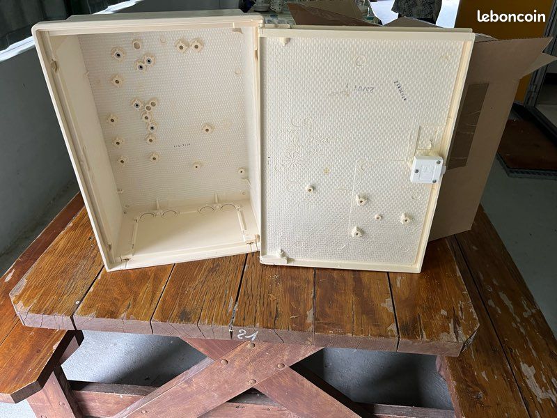 Coffret électrique seul (image 1)
