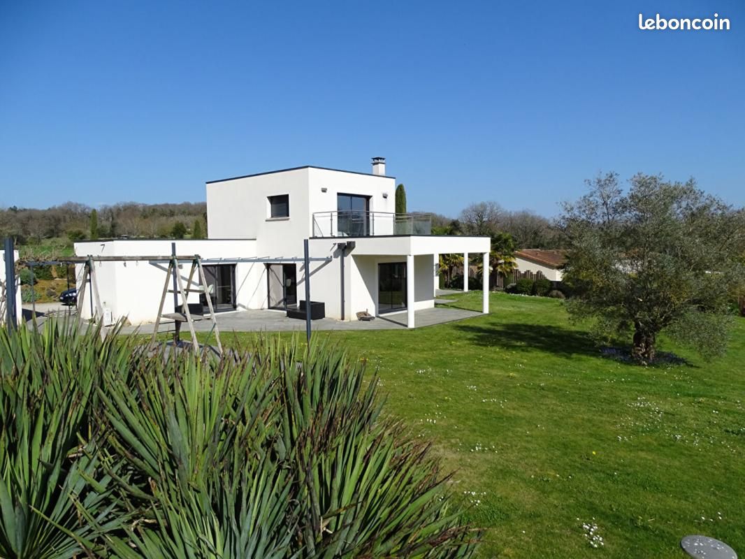 Maison 5 pièces 147 m² · à Sainte-Nathalène · 147 m² · 624 000 €