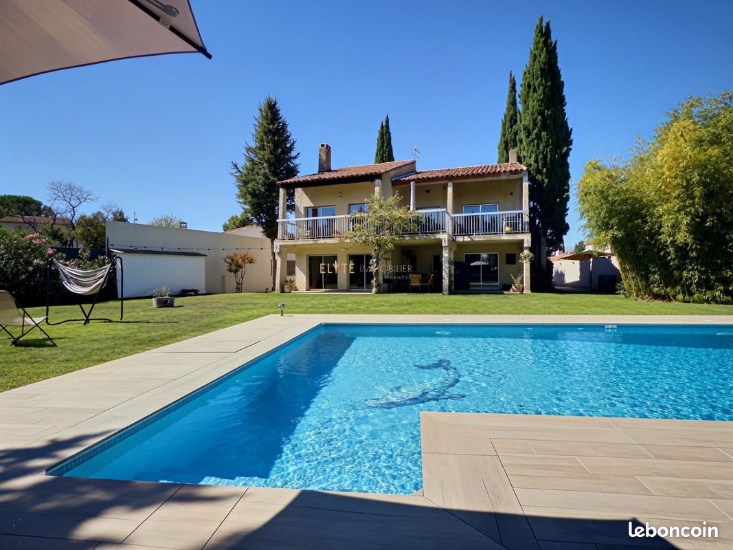 Maison 10 pièces 271 m² · à Peynier · 271 m² · 990 000 €