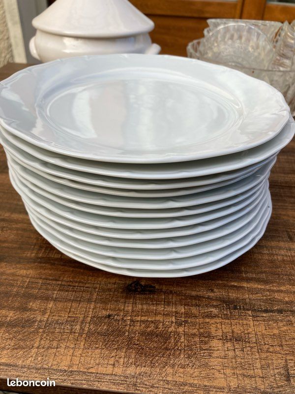Lot d’assiettes (image 2)