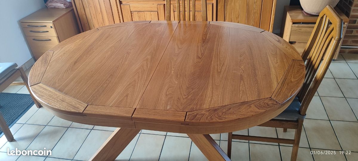 Table ovale en bois d' Orme Massif ACCUEIL 14 PERSNNES TRES SOLIDE (image 1)