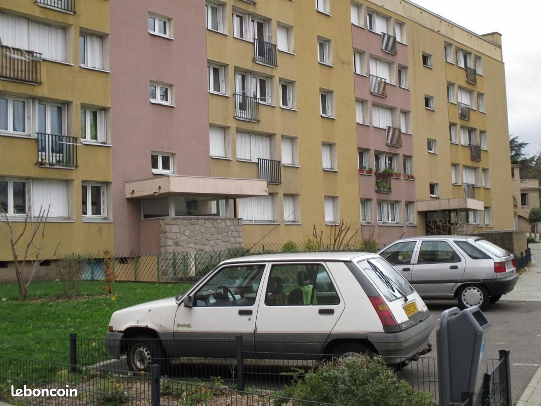 Appartement 4 pièces 61 m² · à Saint-Étienne · 61 m² · 449 €