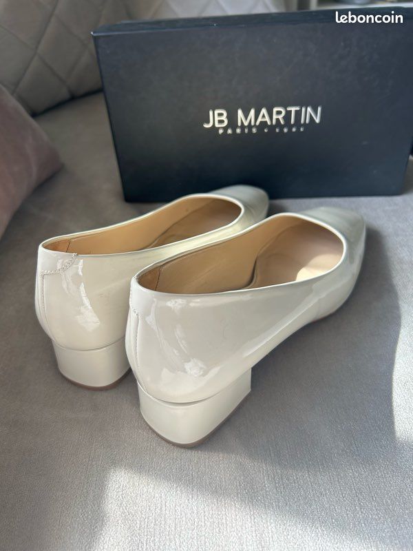 Chaussures JB Martin en cuir blanc cassé brillantes (image 2)