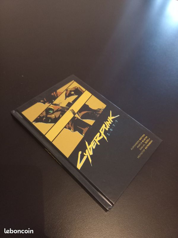 LIVRE "CYBERPUNK 2077" (issu du jeu vidéo) (image 2)