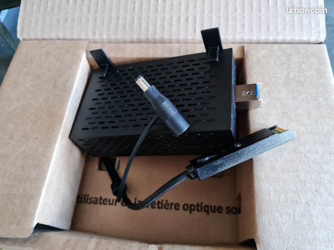 Lot Boitier ONU fibre FREE / Module SFP FREEBOX (image 1)