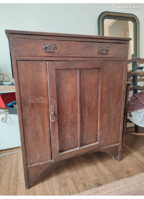 Buffet en bois (image 1)