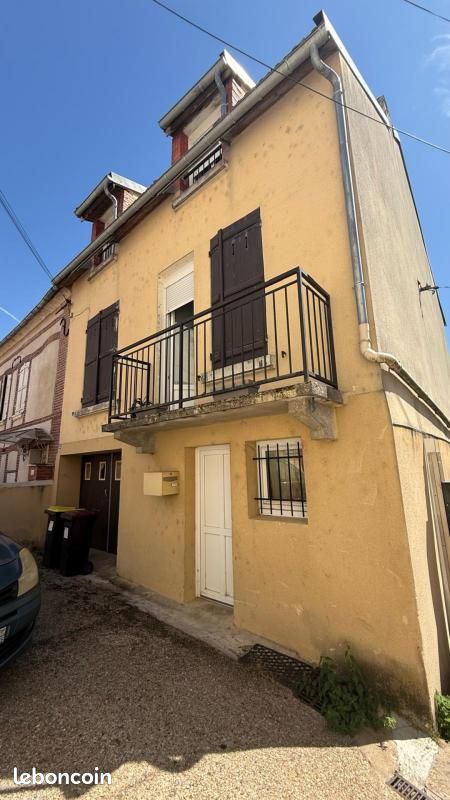 Maison 4 pièces 88 m² · à Saint-Julien-du-Sault · 88 m² · 19 900 €