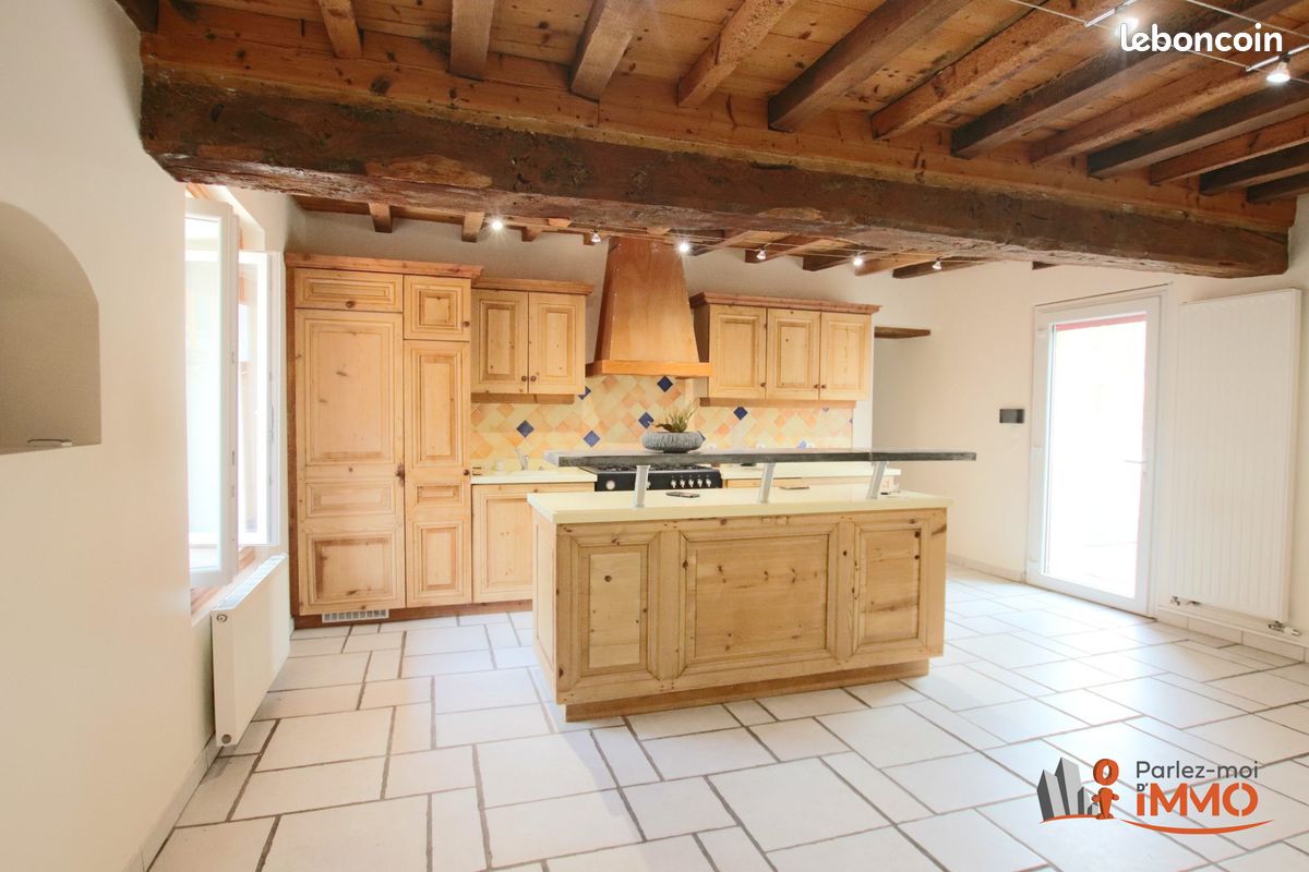 Maison 6 pièces 160 m² · à Massieux · 160 m² · 349 000 €