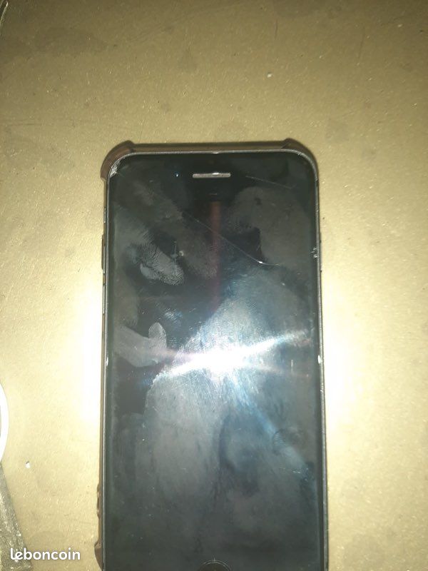 IPhone 8 couleur gris sidéral (image 3)