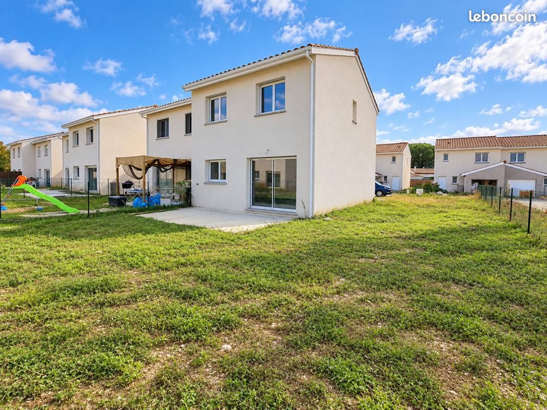 Maison 4 pièces 93 m² · à Sablons · 93 m² · 220 000 €