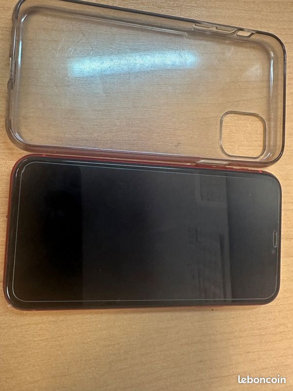 IPhone 11 rouge (image 5)