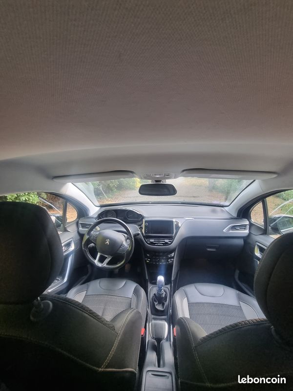 Peugeot 2008 130 ch gris platinium 2019 (image 3)