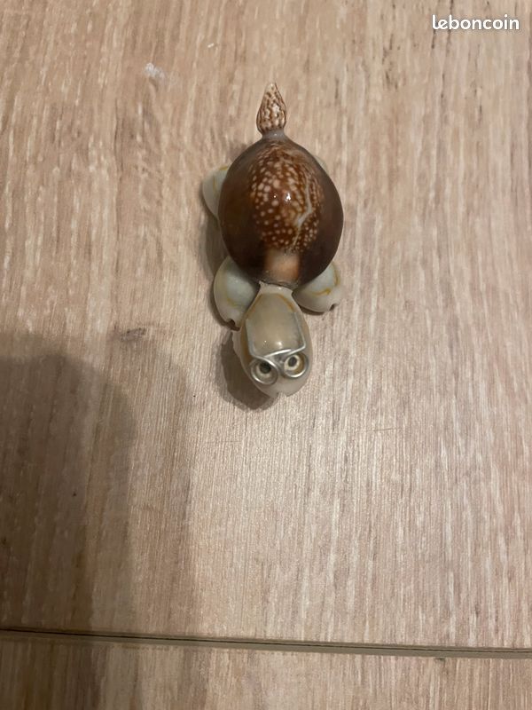 Décoration tortue en coquillages (image 1)