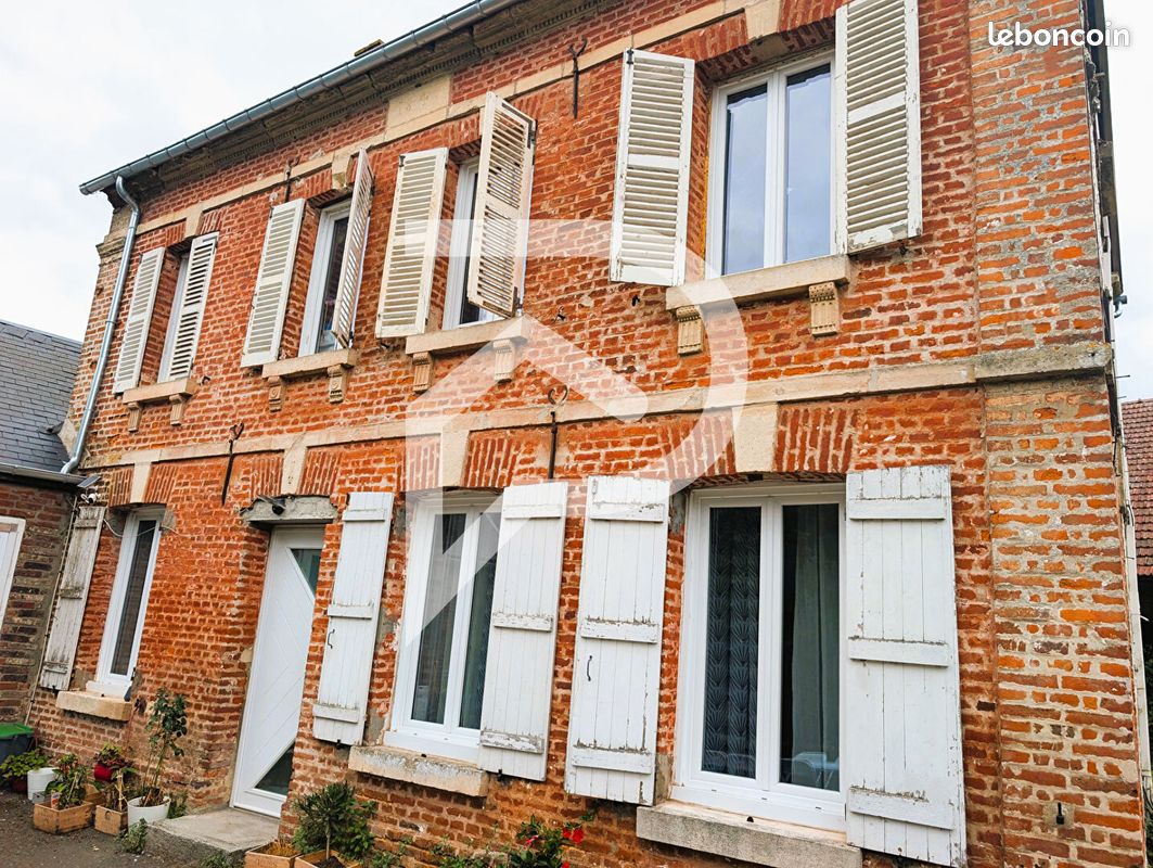 Maison 6 pièces 125 m² · à Saint-Crépin-Ibouvillers · 125 m² · 258 000 €