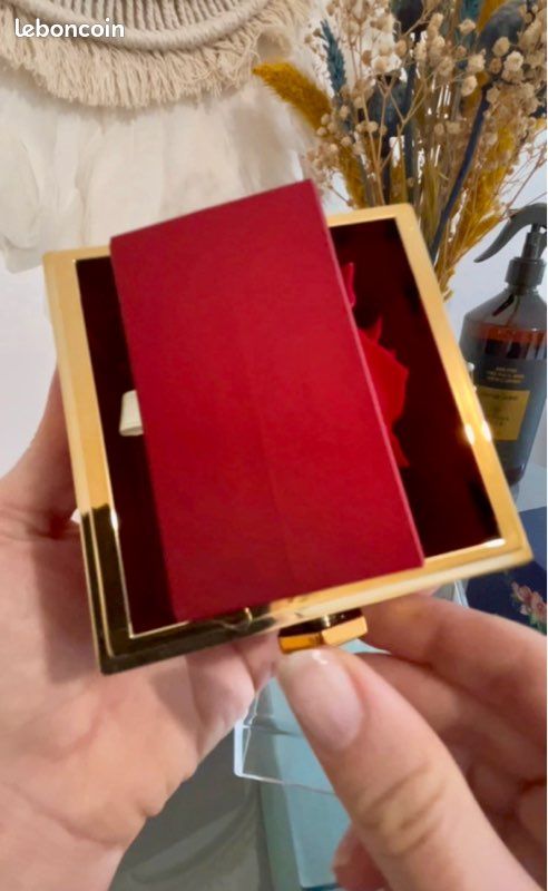 Coffret St Valentin à offrir - Rose Eternelle et Bijou collier (image 3)