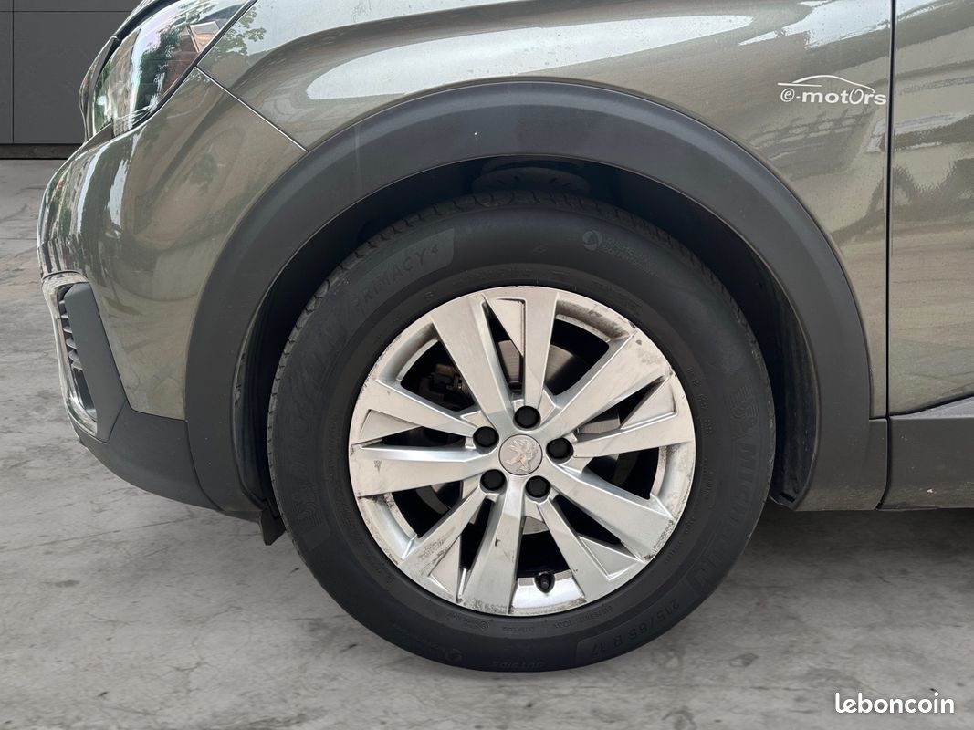 PEUGEOT 5008 PureTech 130ch SS EAT8 Active (image 9)