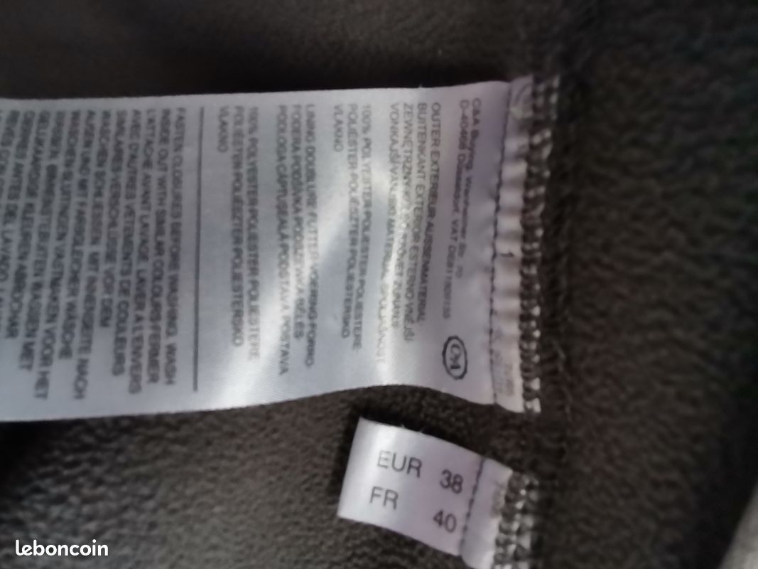 Veste de pluie C&A femme. Taille 40 (image 6)