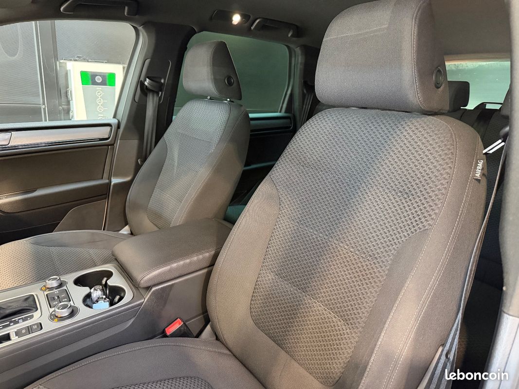 Volkswagen Touareg 3,0L V6 TDI 262Ch R-LINE BVA8 4X4 (image 17)