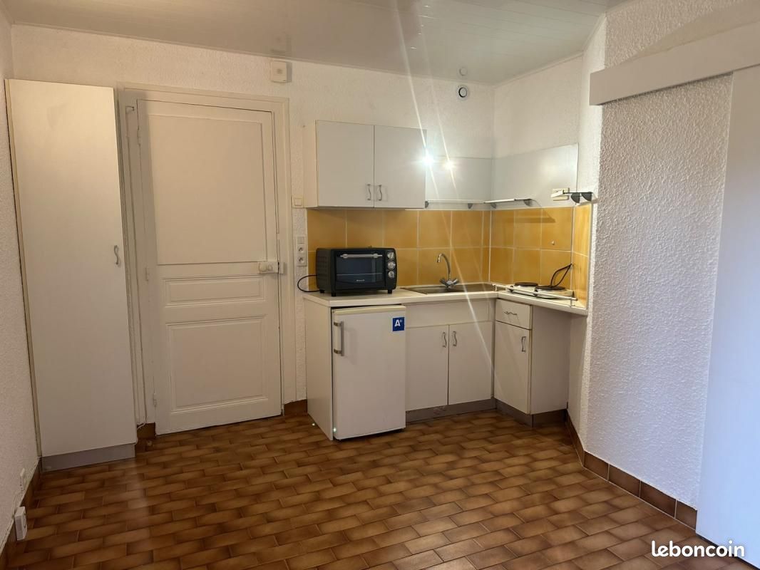 Appartement 1 pièce 17 m² · à Puy-Guillaume · 17 m² · 357 €/mois