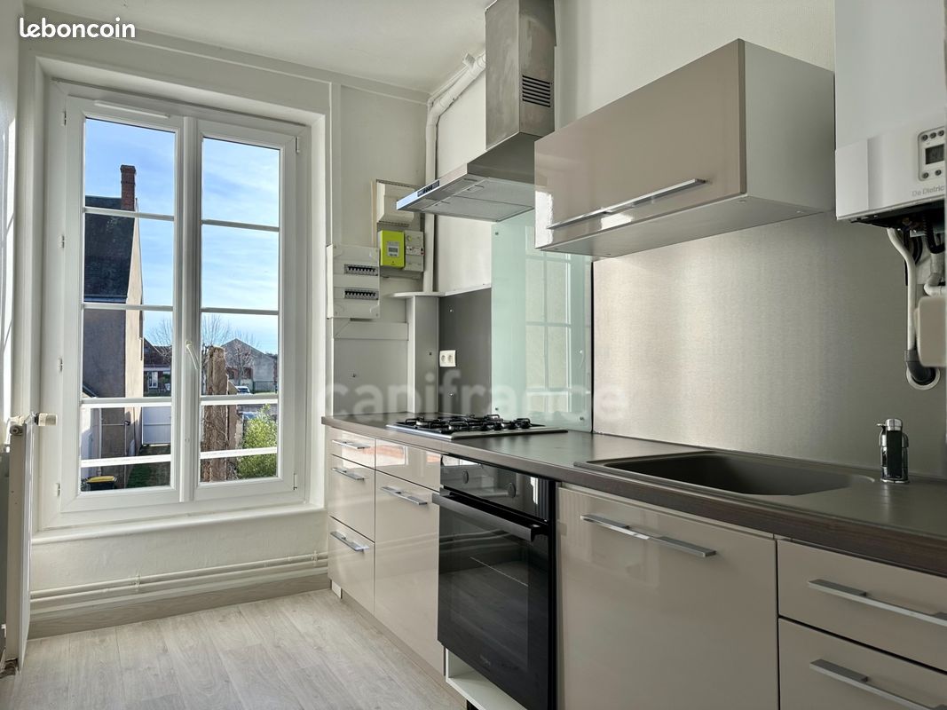 Appartement 2 pièces 58 m² · à Saint-Denis-de-l'Hôtel · 58 m² · 590 €/mois