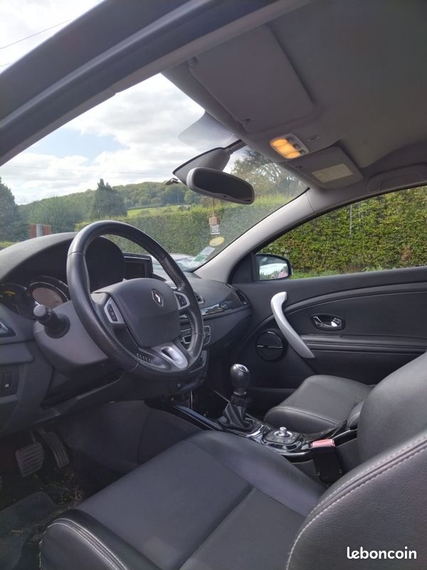 Megane 3 coupé edition Bose (image 2)
