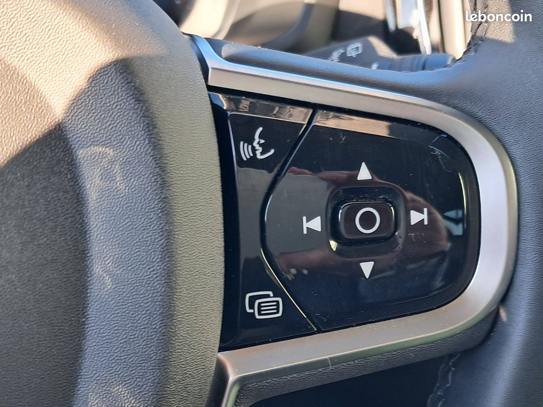 VOLVO V60 T6 AWD Hybride Rechargeable 253 ch + 145 ch Geartronic 8 Plus Style Dark (image 30)