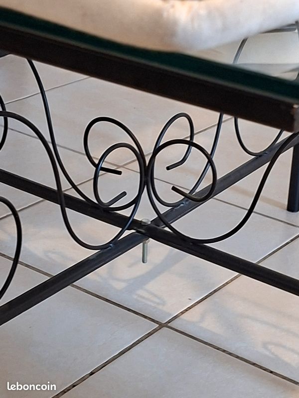 Table basse avec tabouret (image 4)