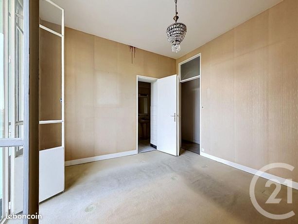 Appartement 5 pièces 187 m² — 12