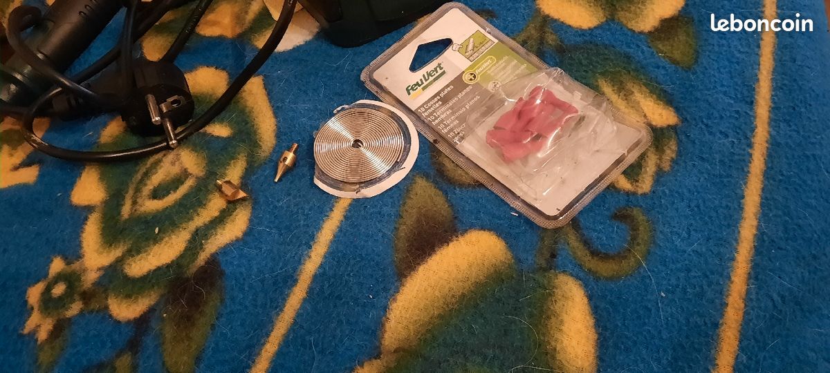 Fer à souder avec ses accessoires (image 2)