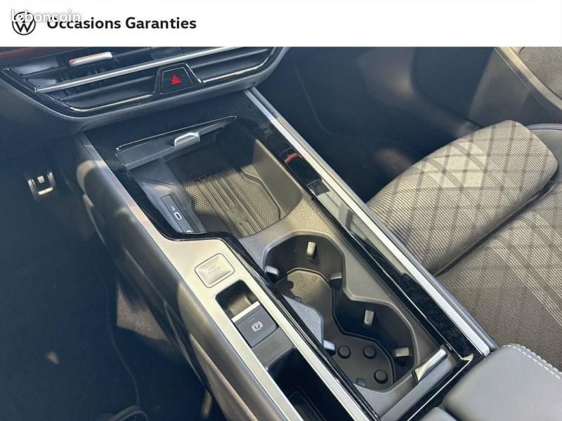 Volkswagen Passat SW 1.5 eHybrid 272ch R-Line DSG6 (image 17)