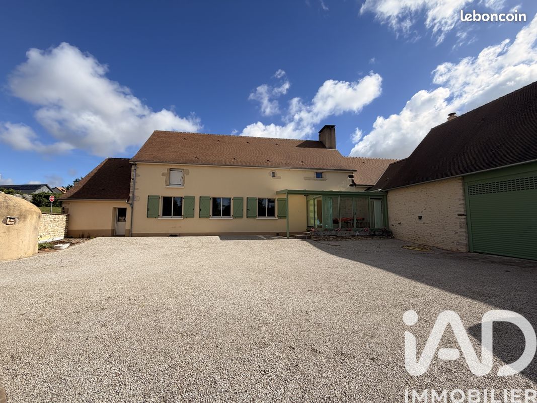 Maison 8 pièces 248 m² · à Cures · 248 m² · 540 000 €
