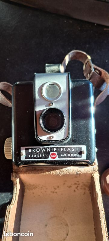 Appareil Photo Ancien Kodak Brownie Flash – Vintage – Fonctionnement À Vérifier