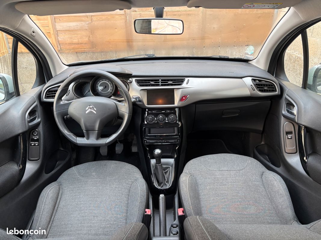 CITROËN C3 II 1.2 e-VTi Exclusive Entretien/CarPlay/Caméra/Clim/Crochet CT:OK GARANTIE 6 mois (image 3)