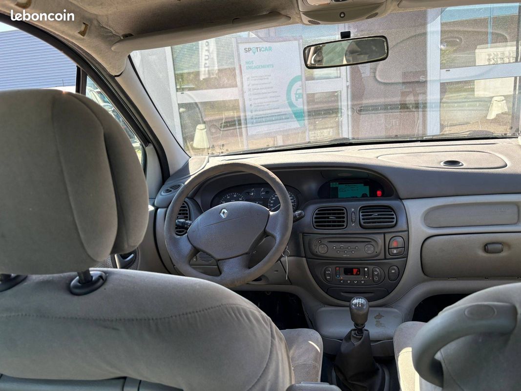 RENAULT Scenic 1.9 dCi 120 Pack Expression (image 19)